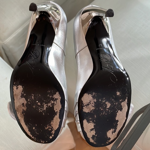Roger Vivier Silver Peep Toe Pumps - Picture 3 of 6